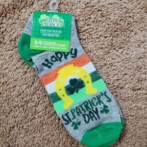 🍀FREE W/PURCHASE St. Patrick's Day socks🍀